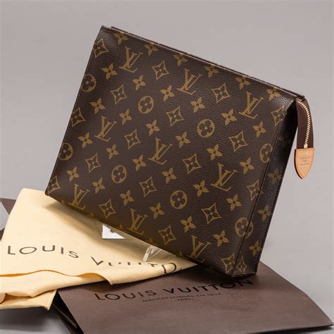 louis vuitton toiletry pouch 26 prijs|Louis Vuitton toiletry bag 26.